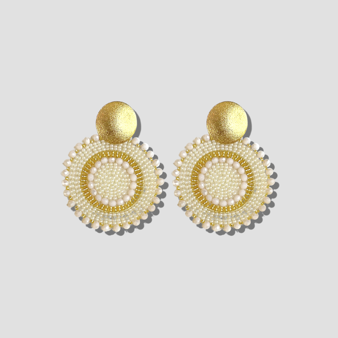 White Pearl River Shakira Necklace & Earring Set