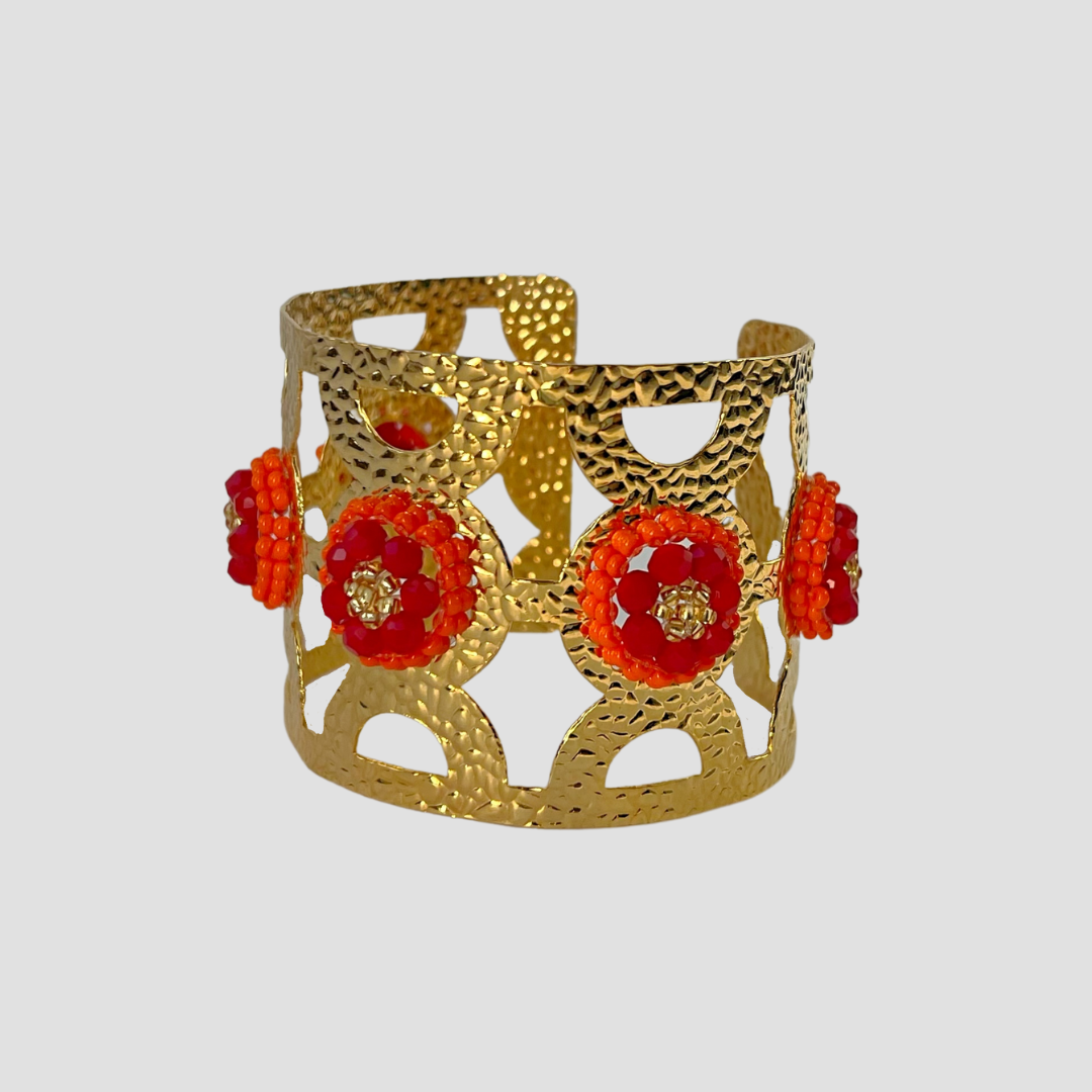 Juego de aretes y brazalete ancho con flor roja